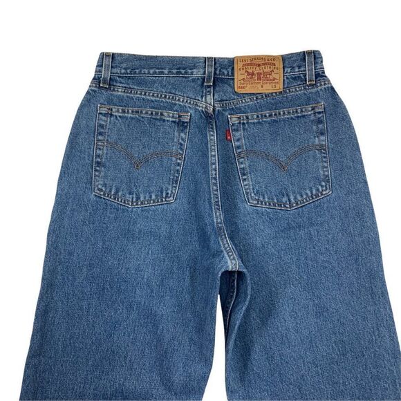 Levi's Women's 560 Loose Fit Straight Leg Denim Jeans - Picture 6 of 10